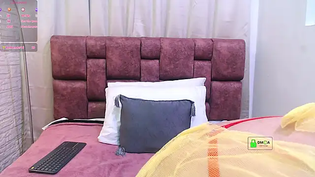 Snapshot of CandyxCosmic chatting on 02-12-25, 06:09 CandyxCosmic online show from 02-12-25, 06:09