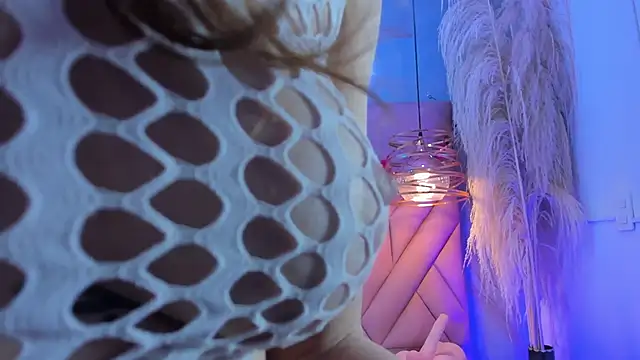 AngelaaCute  online show from 02-19-25, 03:49