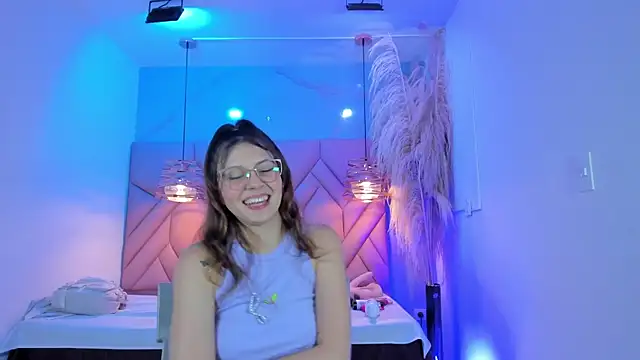 AngelaaCute  online show from 02-26-25, 03:19