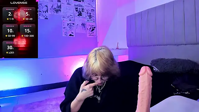 Snapshot of SukiFuyu_ chatting on 12-06-24, 04:17 SukiFuyu  online show from 12-06-24, 04:17