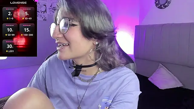 Snapshot of SukiFuyu_ chatting on 02-11-25, 06:33 SukiFuyu  online show from 02-11-25, 06:33