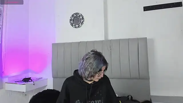 Snapshot of SukiFuyu_ chatting on 02-24-25, 12:59 SukiFuyu  online show from 02-24-25, 12:59