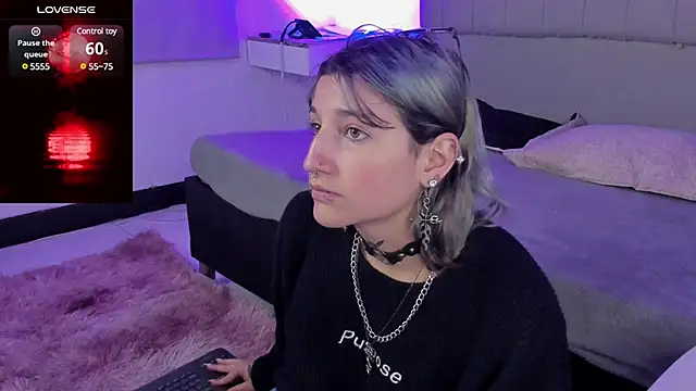 Snapshot of SukiFuyu_ chatting on 03-19-25, 12:23 SukiFuyu  online show from 03-19-25, 12:23