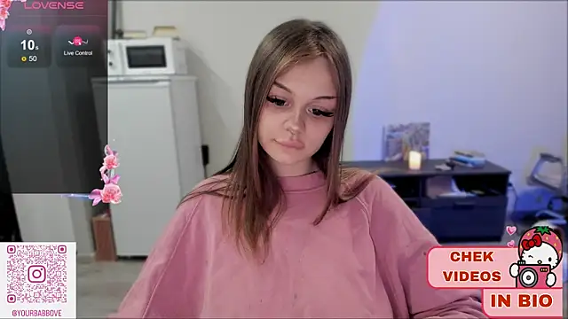 Snapshot of shy_melony chatting on 01-14-25, 12:11 shy melony online show from 01-14-25, 12:11