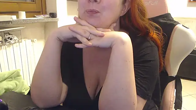 Snapshot of valerysexy chatting on 09-25-25, 09:51 valerysexy online show from 09-25-25, 09:51