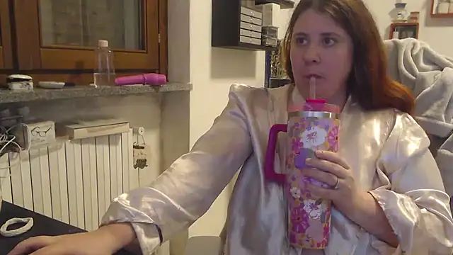 Snapshot of valerysexy chatting on 11-12-25, 10:20 valerysexy online show from 11-12-25, 10:20