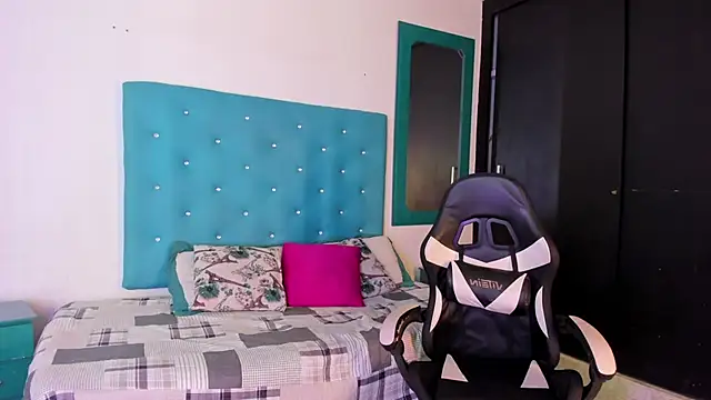 Tasha Sant online show from 09-15-25, 08:47