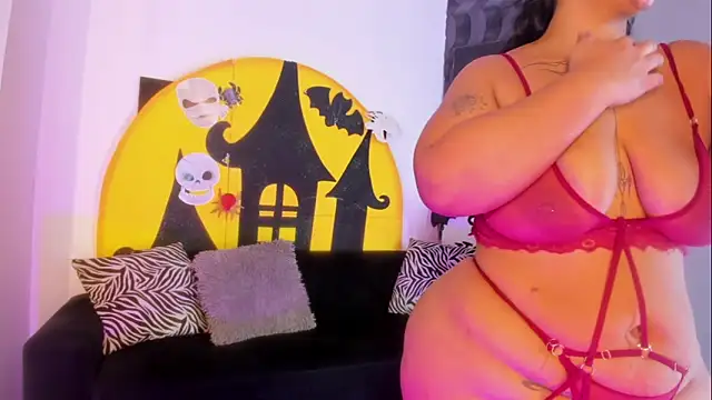 Tasha Sant online show from 10-25-25, 01:18