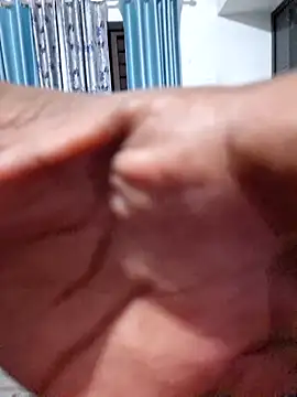 Snapshot of malayali_kunna chatting on 09-17-25, 05:47 malayali kunna online show from 09-17-25, 05:47