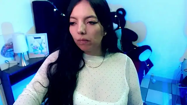 Snapshot of loren_tits24 chatting on 07-07-26, 06:45 loren tits24 online show from 07-07-26, 06:45