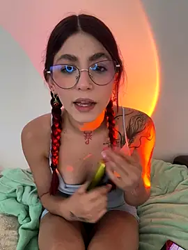 Snapshot of AnnyCherry_ chatting on 09-19-25, 08:53 AnnyCherry  online show from 09-19-25, 08:53