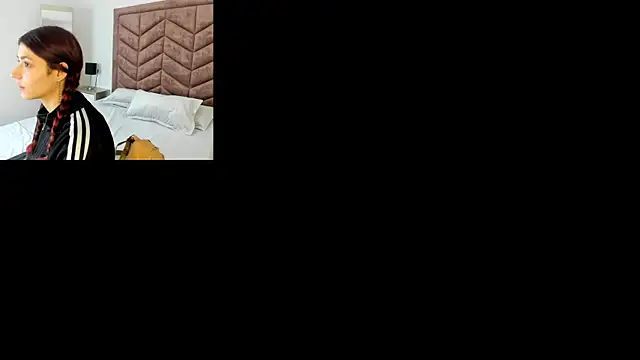 Snapshot of AnnyCherry_ chatting on 10-30-25, 06:52 AnnyCherry online show from 10-30-25, 06:52