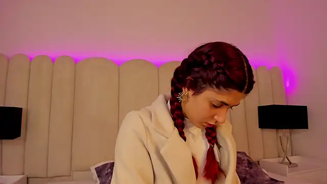 Snapshot of AnnyCherry_ chatting on 11-06-25, 06:20 AnnyCherry online show from 11-06-25, 06:20