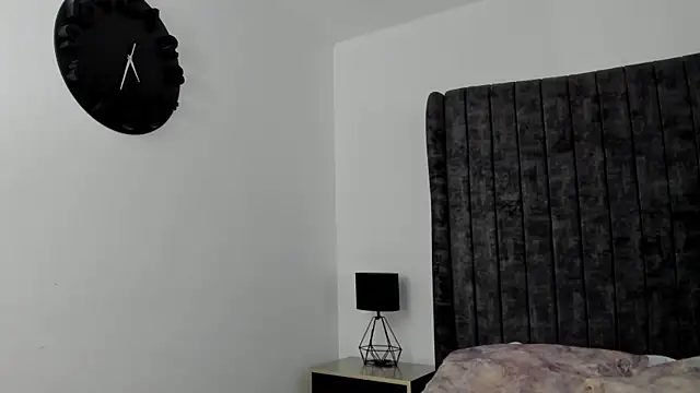 Snapshot of AnnyCherry_ chatting on 11-08-25, 12:22 AnnyCherry online show from 11-08-25, 12:22