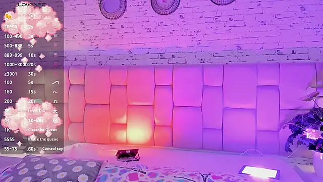 Snapshot of Ari_sunshine_ chatting on 12-27-24, 07:03 Ari sunshine  online show from 12-27-24, 07:03