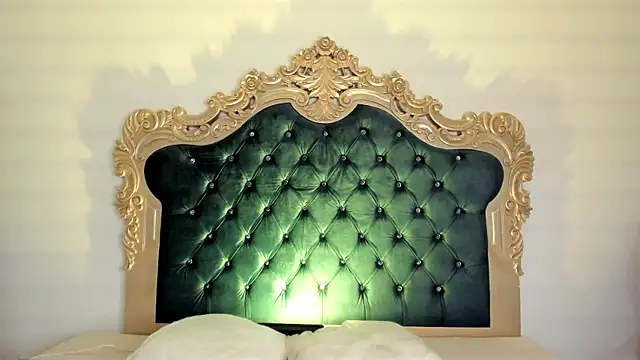 Snapshot of Ari_sunshine_ chatting on 09-12-25, 10:32 Ari sunshine  online show from 09-12-25, 10:32