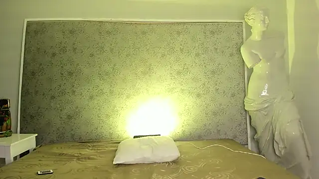 Snapshot of Ari_sunshine_ chatting on 09-18-25, 05:53 Ari sunshine  online show from 09-18-25, 05:53