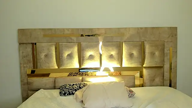 Snapshot of Ari_sunshine_ chatting on 10-03-25, 06:10 Ari sunshine  online show from 10-03-25, 06:10