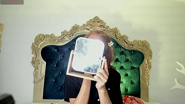 Ari sunshine  online show from 11-17-25, 04:07