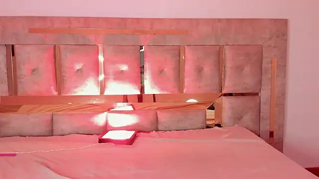 Ari sunshine  online show from 02-12-26, 03:56