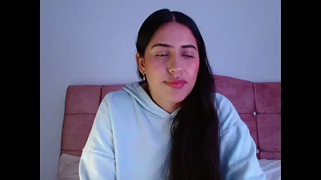 Paris-love online show from 10-12-25, 04:33