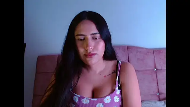 Paris-love online show from 10-31-25, 11:06