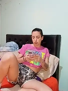 solangeyaelok1 online show from 09-28-25, 01:55