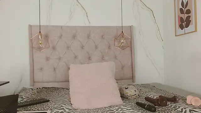 zamira 44 online show from 10-12-25, 01:10