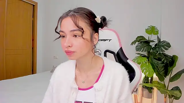 Adriennesexxx online show from 02-02-25, 10:57