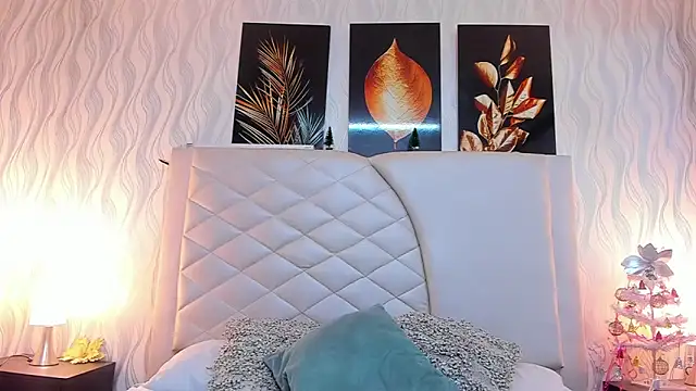 Amberr Greyy online show from 12-13-24, 07:21