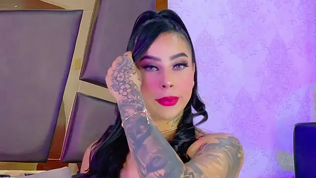 Snapshot of GiahDaniels chatting on 02-15-26, 09:30 GiahDaniels online show from 02-15-26, 09:30