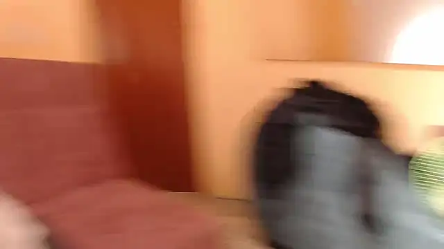 Snapshot of ling_ling24 chatting on 10-13-25, 03:39 ling ling24 online show from 10-13-25, 03:39