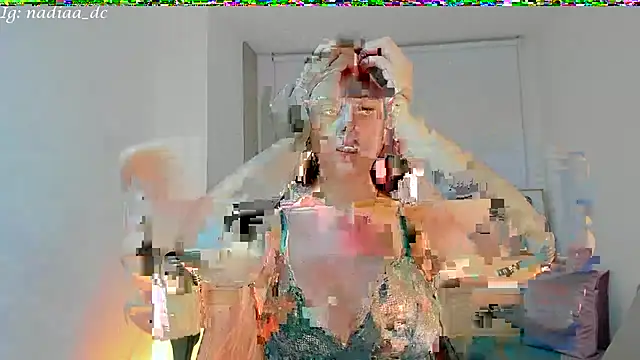 Snapshot of Nadiaa_ chatting on 01-13-25, 04:07 Nadiaa online show from 01-13-25, 04:07