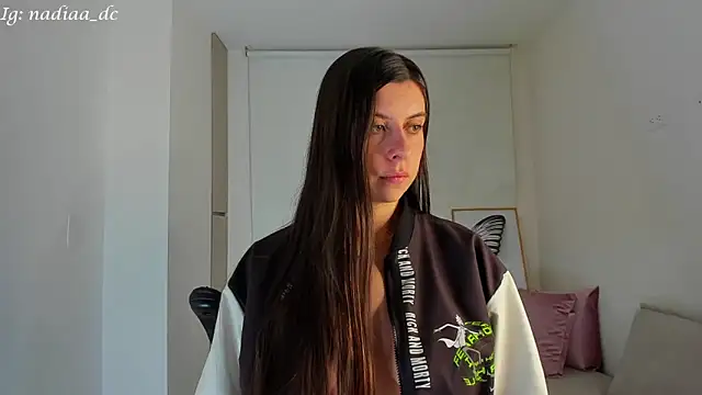 Snapshot of Nadiaa_ chatting on 01-22-25, 04:02 Nadiaa online show from 01-22-25, 04:02