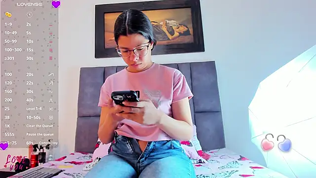 Vahiolet smith online show from 03-21-26, 03:11