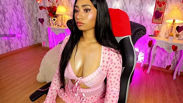 Snapshot of SpicyAmelia chatting on 02-14-25, 01:18 SpicyAmelia online show from 02-14-25, 01:18