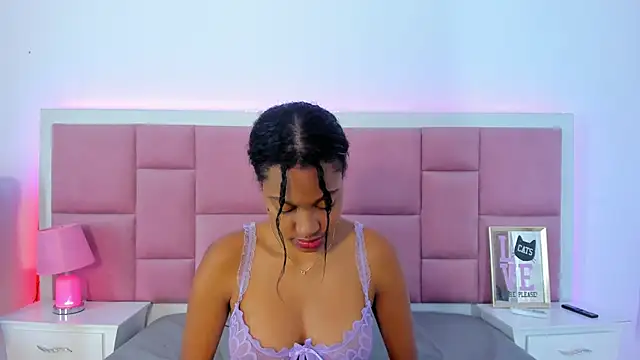 Snapshot of StormiHills chatting on 01-13-25, 01:28 StormiHills online show from 01-13-25, 01:28