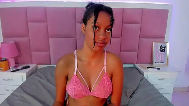 Snapshot of StormiHills chatting on 02-07-25, 05:51 StormiHills online show from 02-07-25, 05:51