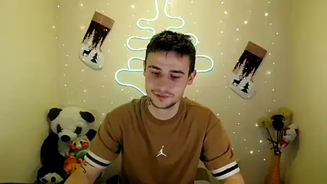 Snapshot of Mike_severi2 chatting on 12-12-24, 12:12 Mike severi2 online show from 12-12-24, 12:12