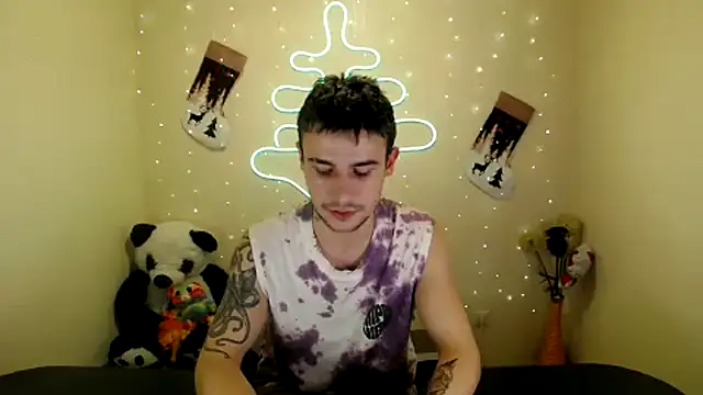 Snapshot of Mike_severi2 chatting on 12-12-24, 04:21 Mike severi2 online show from 12-12-24, 04:21