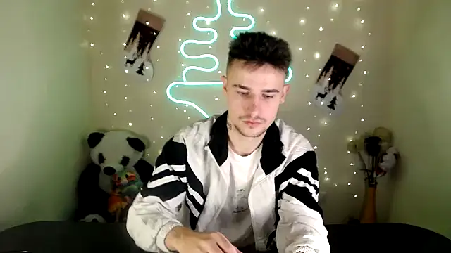 Snapshot of Mike_severi2 chatting on 12-15-24, 05:23 Mike severi2 online show from 12-15-24, 05:23