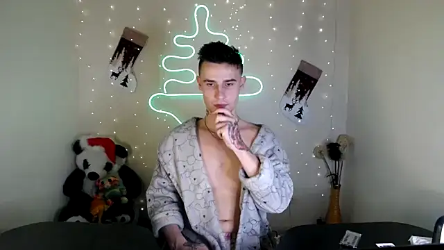 Snapshot of Mike_severi2 chatting on 12-21-24, 01:10 Mike severi2 online show from 12-21-24, 01:10