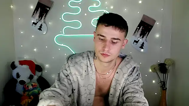 Snapshot of Mike_severi2 chatting on 12-22-24, 10:06 Mike severi2 online show from 12-22-24, 10:06