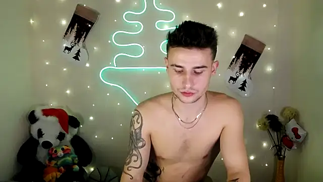 Snapshot of Mike_severi2 chatting on 12-25-24, 01:19 Mike severi2 online show from 12-25-24, 01:19