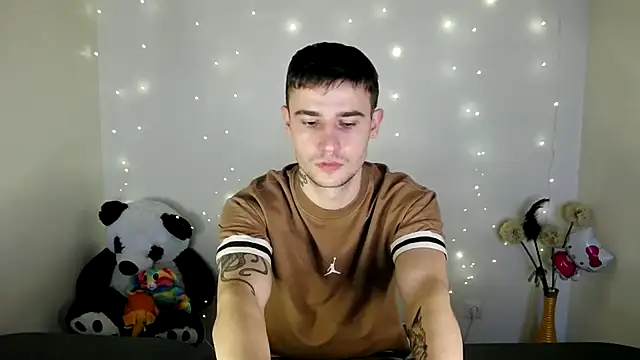 Snapshot of Mike_severi2 chatting on 01-06-25, 07:52 Mike severi2 online show from 01-06-25, 07:52