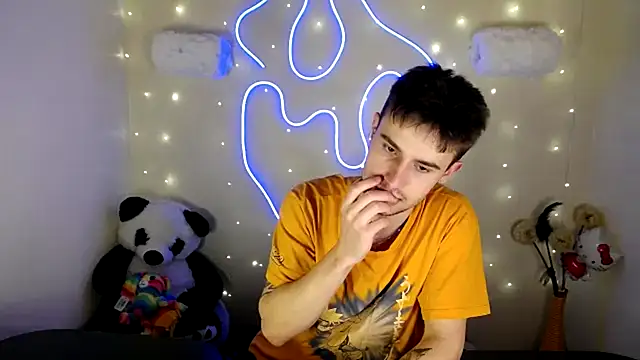 Snapshot of Mike_severi2 chatting on 01-17-25, 01:46 Mike severi2 online show from 01-17-25, 01:46