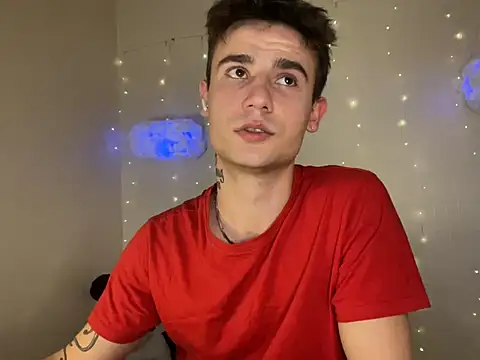 Snapshot of Mike_severi2 chatting on 01-31-25, 01:02 Mike severi2 online show from 01-31-25, 01:02