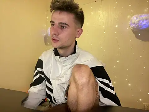 Snapshot of Mike_severi2 chatting on 02-03-25, 03:17 Mike severi2 online show from 02-03-25, 03:17