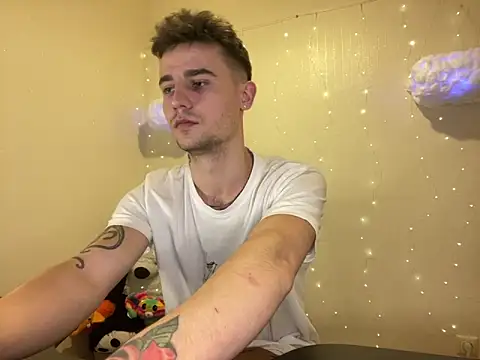 Snapshot of Mike_severi2 chatting on 02-04-25, 03:26 Mike severi2 online show from 02-04-25, 03:26