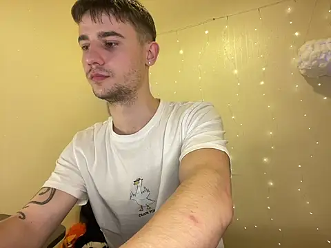 Snapshot of Mike_severi2 chatting on 02-08-25, 01:22 Mike severi2 online show from 02-08-25, 01:22